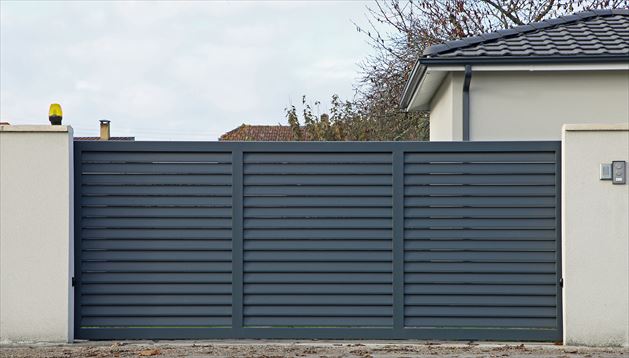 火災保険で門や塀 物置などは補償される 火災保険の比較インズウェブ